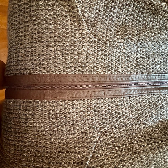 Tory Burch mid-length coat with brown leather trim and a tweed weave. - Picture 14 of 17